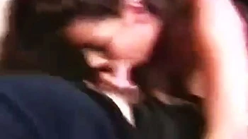 Фелиция сосет член в любительском минете videos