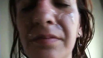 Бразильская латина-любительница трахается сзади videos