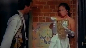 MILF tatuada con tetas grandes follada doggy y misionero videos