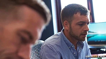 MILF Kiki Daniels baisée à fond par une grosse bite videos