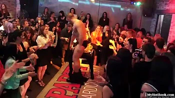 Jennie has been to the strip club before,: Blowjob, Amateur  Oral Sex Porn videos