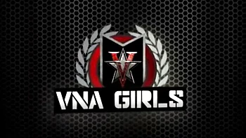 Charlee Chase, schmutzige Milf mit großen Titten und Schwanz videos