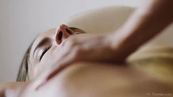 Лесбийский массаж и трах в 4K с Алекса Томас и Амирой Адарой videos