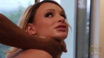 Доктор Эмма Хикс трахается с большим черным членом videos