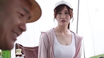 Изменщица жестко ебется, пока какаду смотрит videos