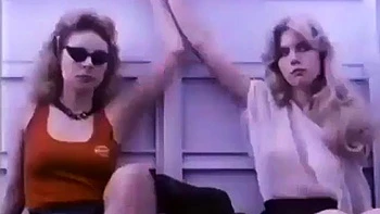 MILF brasileña cachonda chupa y la follan a cuatro videos