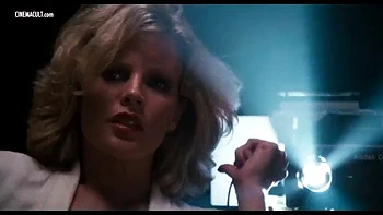 Голые знаменитости: любительские девчонки с большими жопами videos