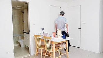 Немецкая любительница MILF скипает в троём videos