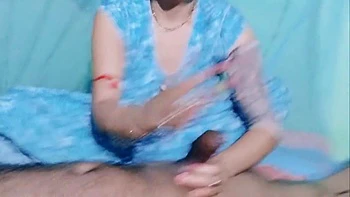 Desi Stepmom Ki Friend Ne Lund Jo Massage Karke Doggy Style Me Chudai Kiya videos