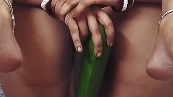 Hot Indian Famous Bhabi First Time Masturbating With A Big Big Cucumber videos