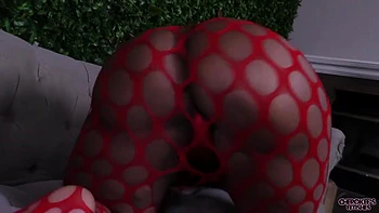 Ebony Milf mit Tattoos fickt ihre große Titten und Arsch allein videos