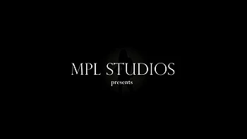 Adolescente magra Lana brinca doce sozinha videos