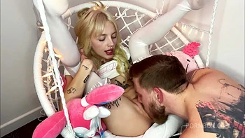 Steve Rickz fickt kleine blonde Schlampen Kate Bloom videos