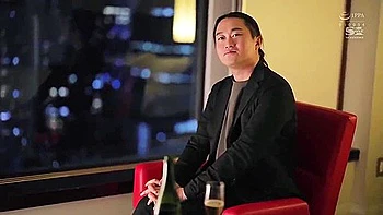 La señora de Miluchio con adolescente asiática en lencería sin censura videos