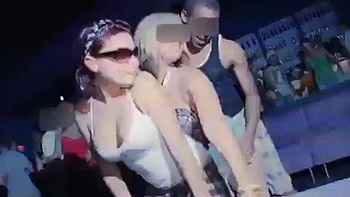 Taylor reitet den Schwanz als Cowgirl und bläst im Missionarsstil videos