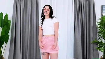 Adolescente morena se masturba en webcam videos