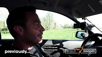 Samantha Kiss con tetas enormes follando en público en Alemania videos