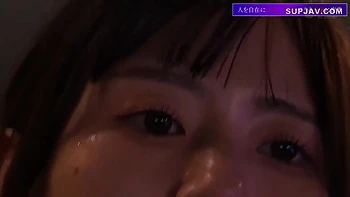 Японские пышногрудые тинэйджерши трахаются в группе и писают videos