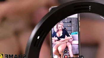 Amadora asiática fodendo ao ar livre videos