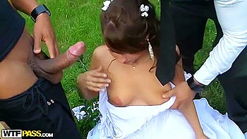 Le mariage dégénère en gangbang exceptionnel videos