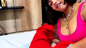 Dora brune teen suce et s’amuse fort videos