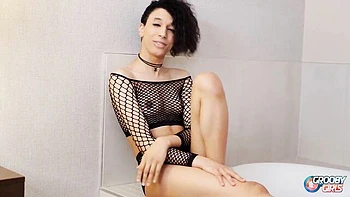 Trans chica masturbándose sola, pequeña morena videos