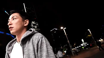 Стоя сзади, с поцелуями и золотым дождем videos