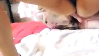 Taiwanesische Milf fickt ihren engen Arsch mit Toys bis zum Orgasmus videos