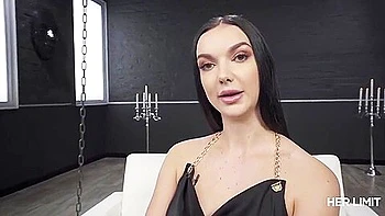 Пышная милфа ебется в анус без предела videos