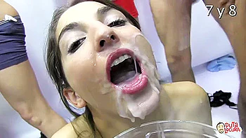 Spanisches Teen Jimena Lago beim Bukkake-Orgie videos