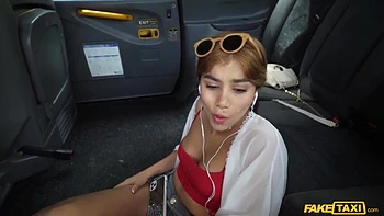 Teen pelirroja peruana follando duro en POV videos