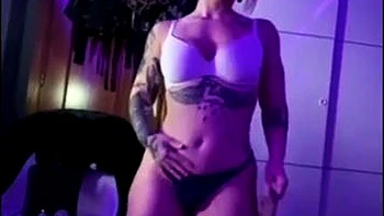 Chicas amateur chupando y siendo folladas a cuatro videos