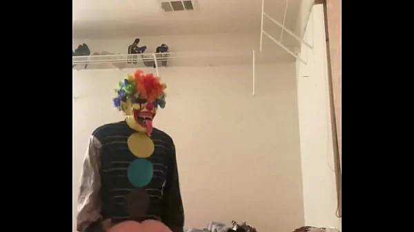 Famous Influencer Victoria Fox Gets Fucked Silly By Gibby The Clown In her Dorm Room videos