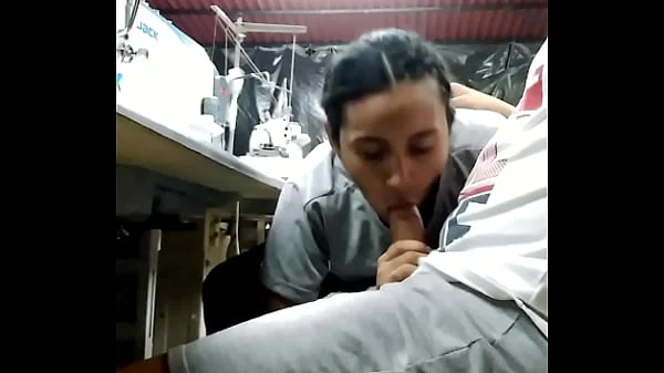 Que miedo me da poner a chupar a mi compañera de trabajo. Mira el video completo y deja tu comentario. videos