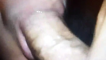 Meia-irmã chupando pau grande de perto videos