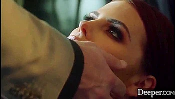 Penetração dupla com secretária de peitos grandes no escritório videos