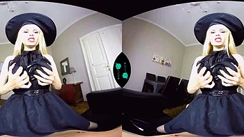 Пышногрудая наездница сосёт член от первого лица videos