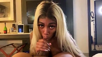 Imani Reign baise en levrette et cowgirl videos