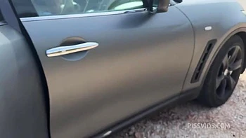 Fetiche de meadas: bebe pis y moja jeans dos veces videos