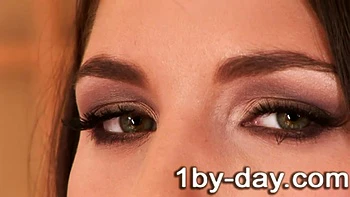 Brunete húngara fode a bunda sozinha com plug anal videos