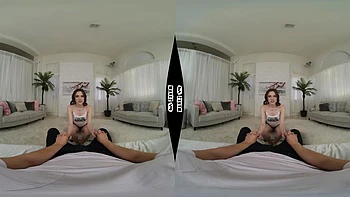 Брюнетка-звезда трахает подростков в виртуальной реальности videos