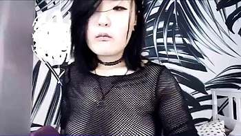 Punk Asiatisches Babe wichst allein videos