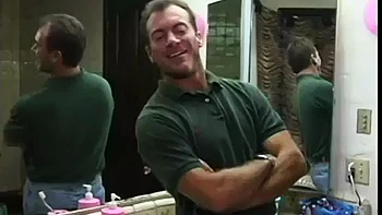 Блондинка подглядели за сосанием и ездой сверху videos