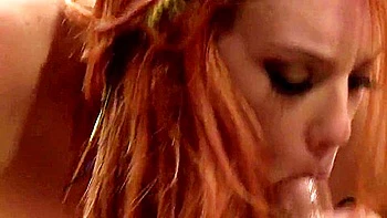 Adolescentes ruiva e loira dividem pau e cu fodido videos