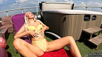 Amateur blonde teen Rosalinda fingers her shaved pussy outside videos