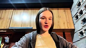 Teen Amateur Masturbates Softly on Webcam videos