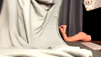 Amateur blonde having solo pleasure videos