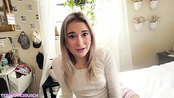Watch insatiable Thea Marie and Kaby Snow's dirt videos
