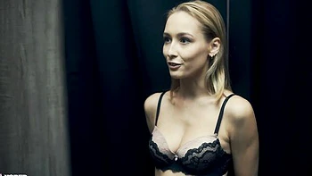 Femme fatale Little Puck's babe movie videos