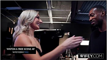 Hollywood Cash In Fit Blonde Hotwife Elania Gets Stretched Out By Bbc videos